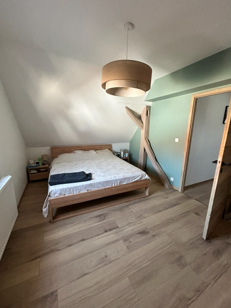 Rénovation complète d'une maison alsacienne chambre refaite